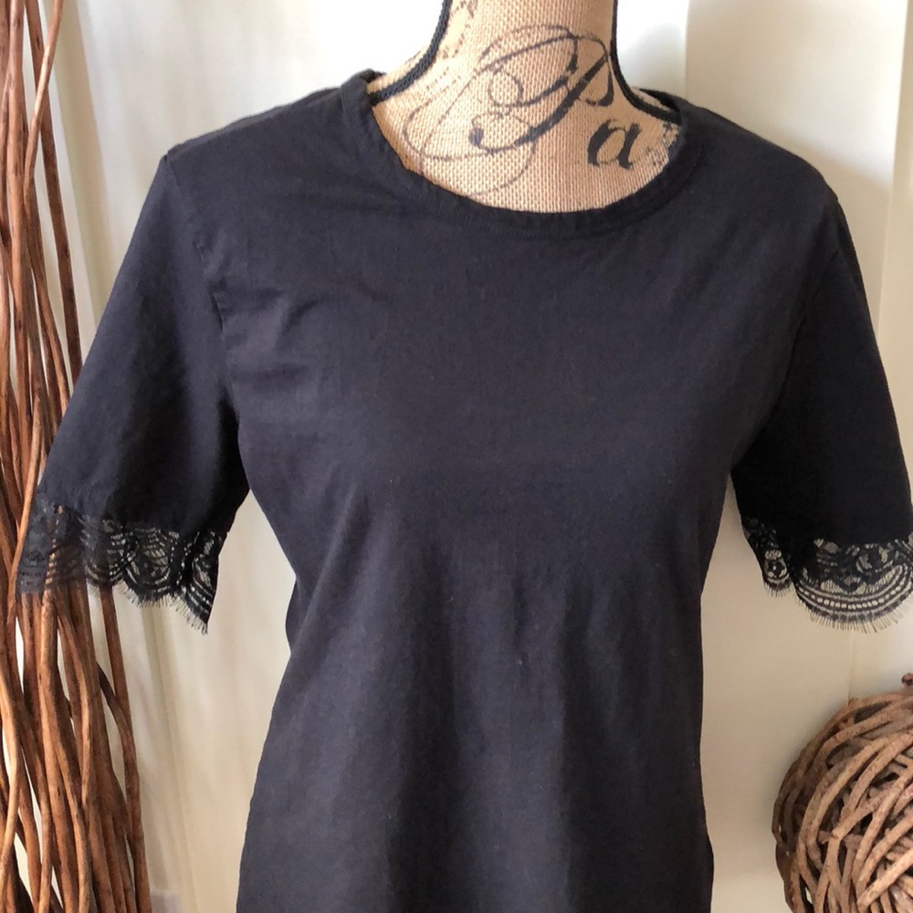 Messy bun just chilling black tee w/lace